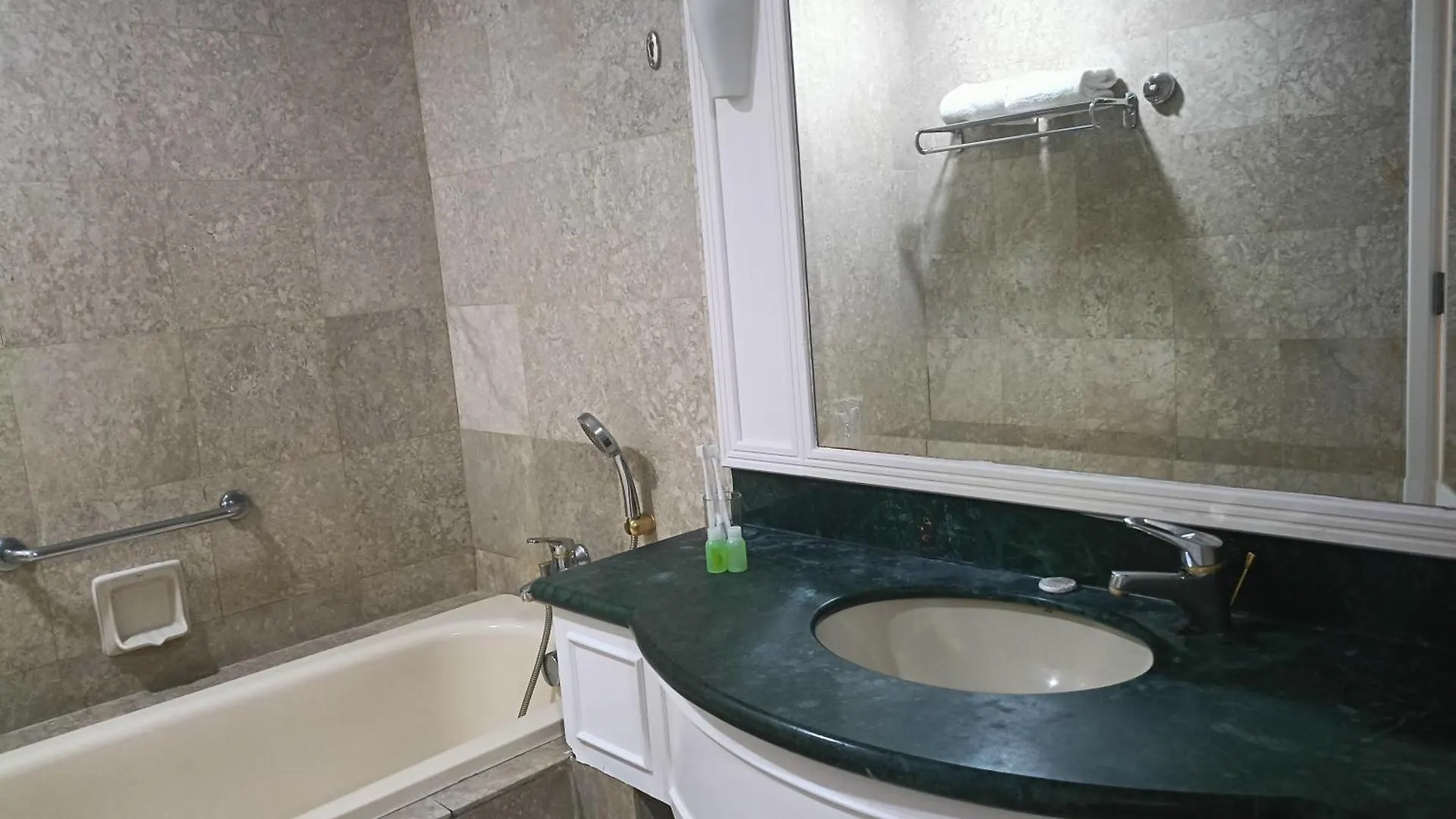 New Golden Sky Service Suite At Times Square Kuala Lumpur 0*,  Malaysia